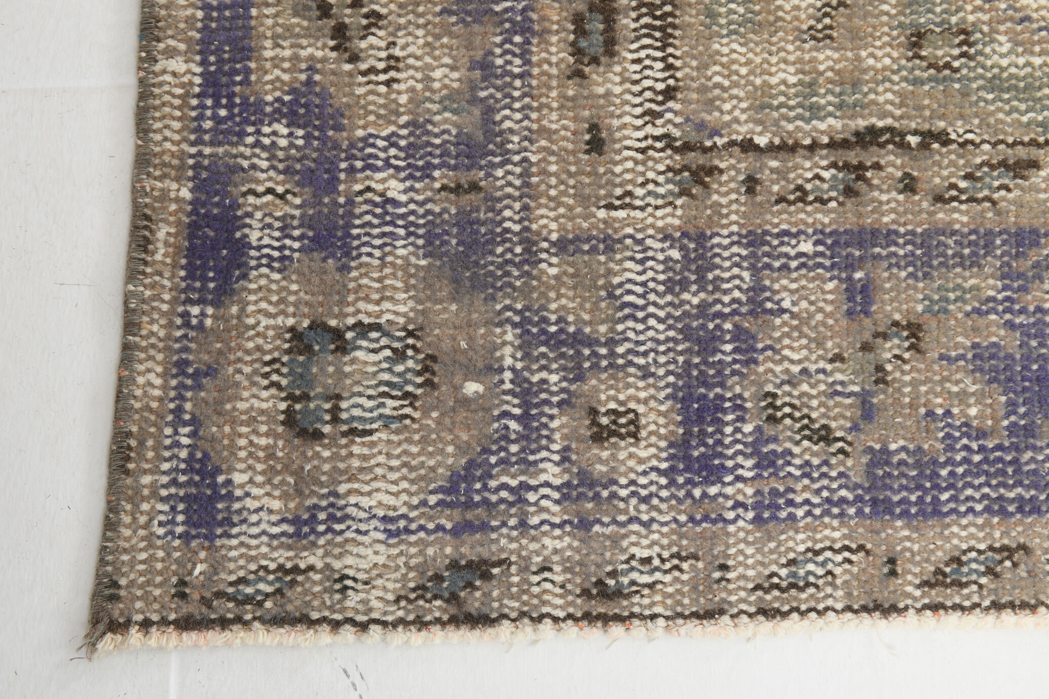 6x9 distressed wool vintage rug 292x191cm