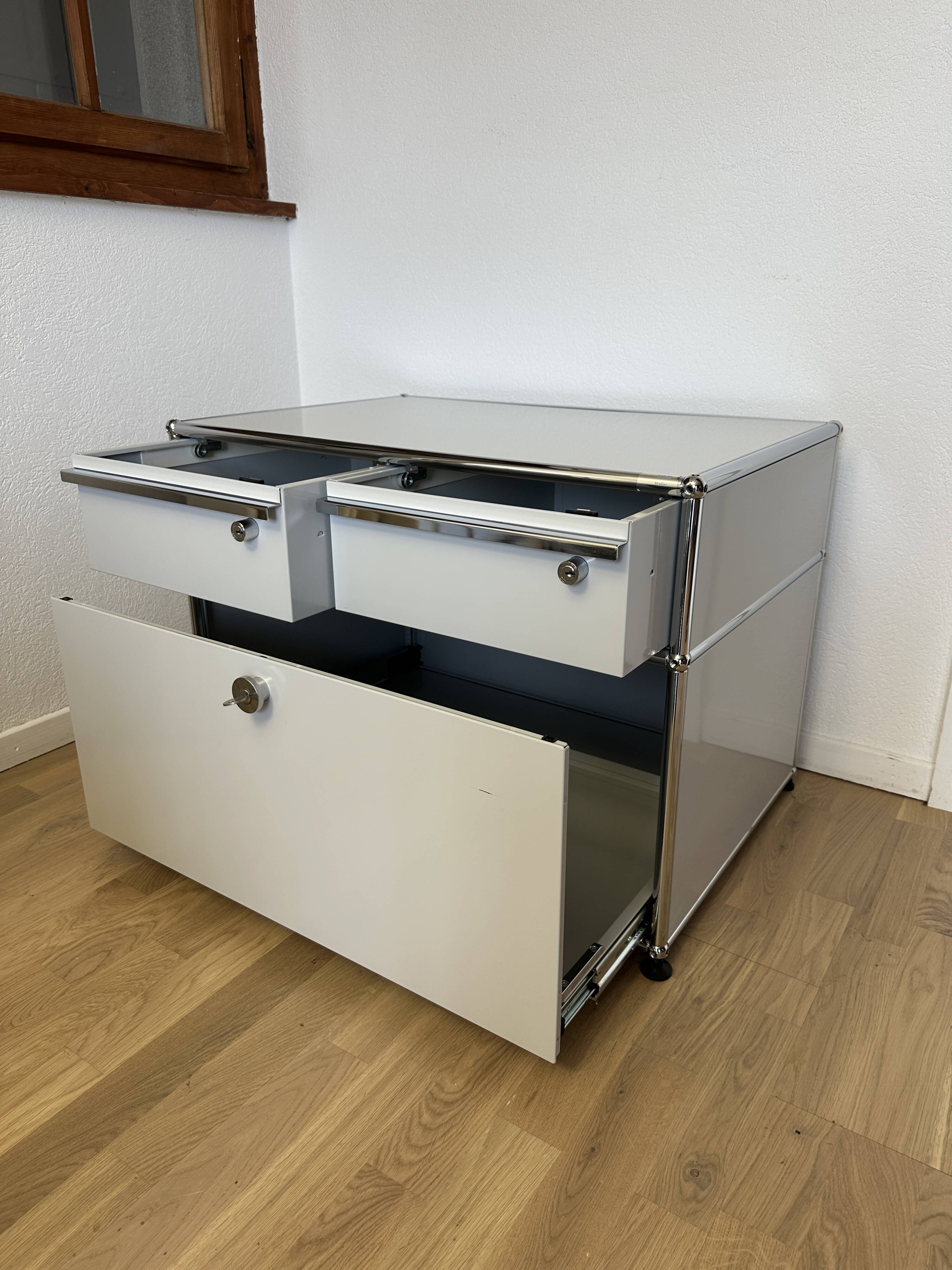 USM Haller Commode in Light Grey