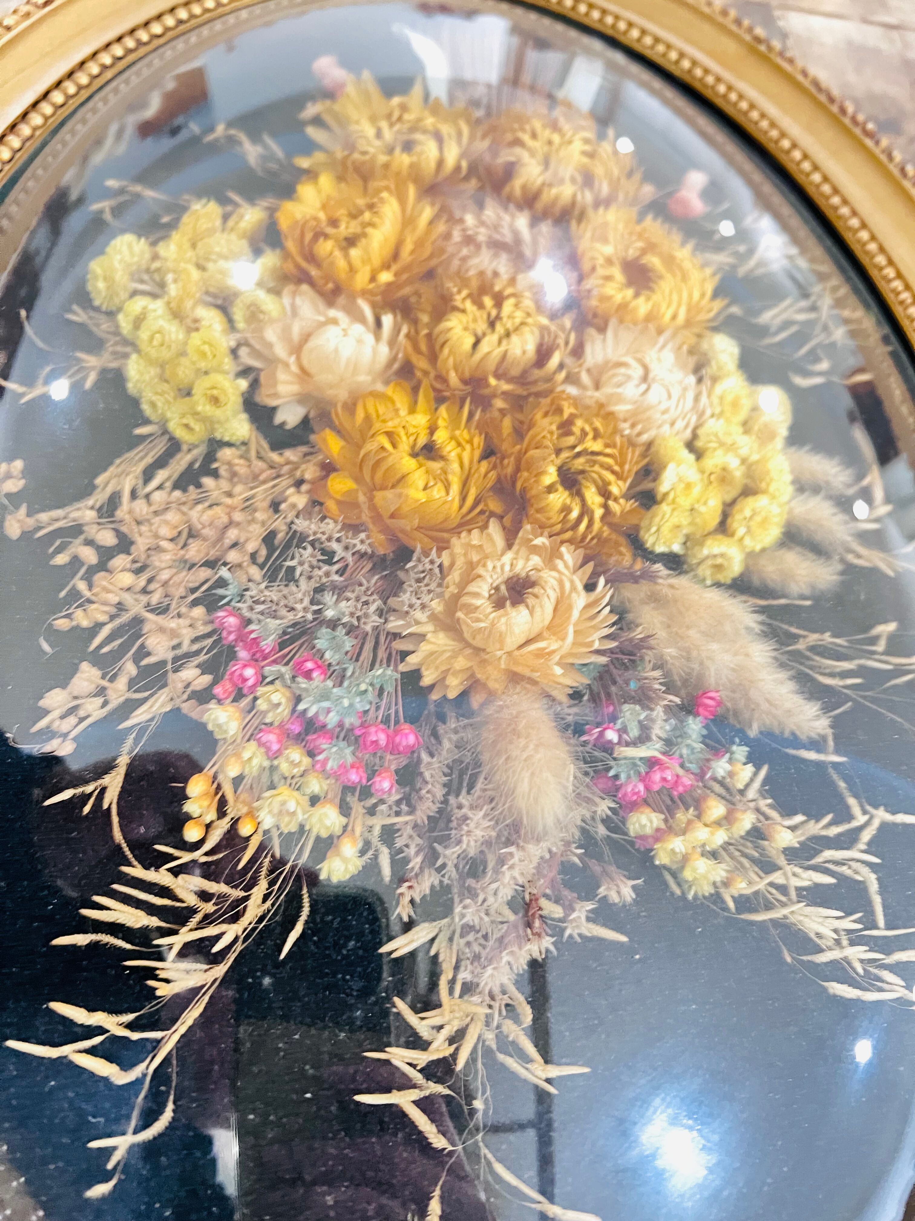 Vintage oval dried flower frame