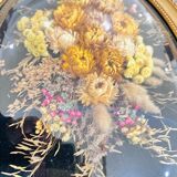 Vintage oval dried flower frame