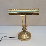 Banker's lamp to table