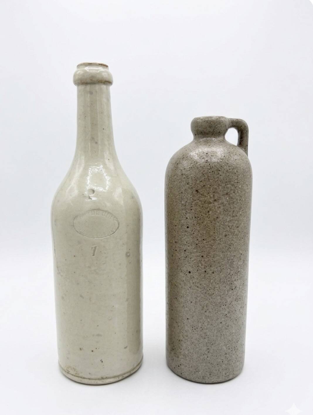 Pair of old stoneware bottles - Ciry le Noble