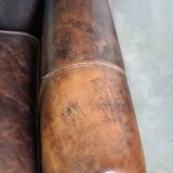 Fauteuil à oreilles en cuir de vache de style anglais avec des couleurs uniques et un excellent confort