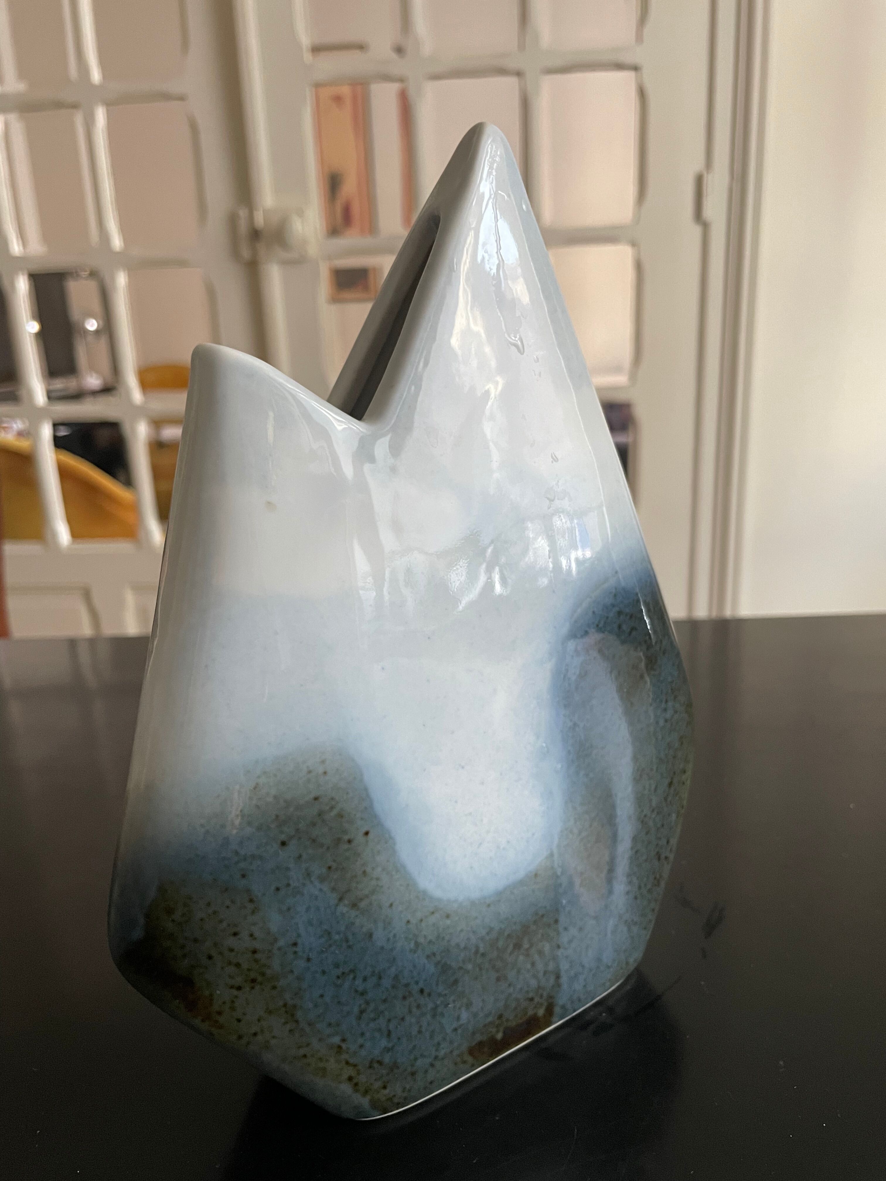 Yves Mohy vase in Virebent porcelain