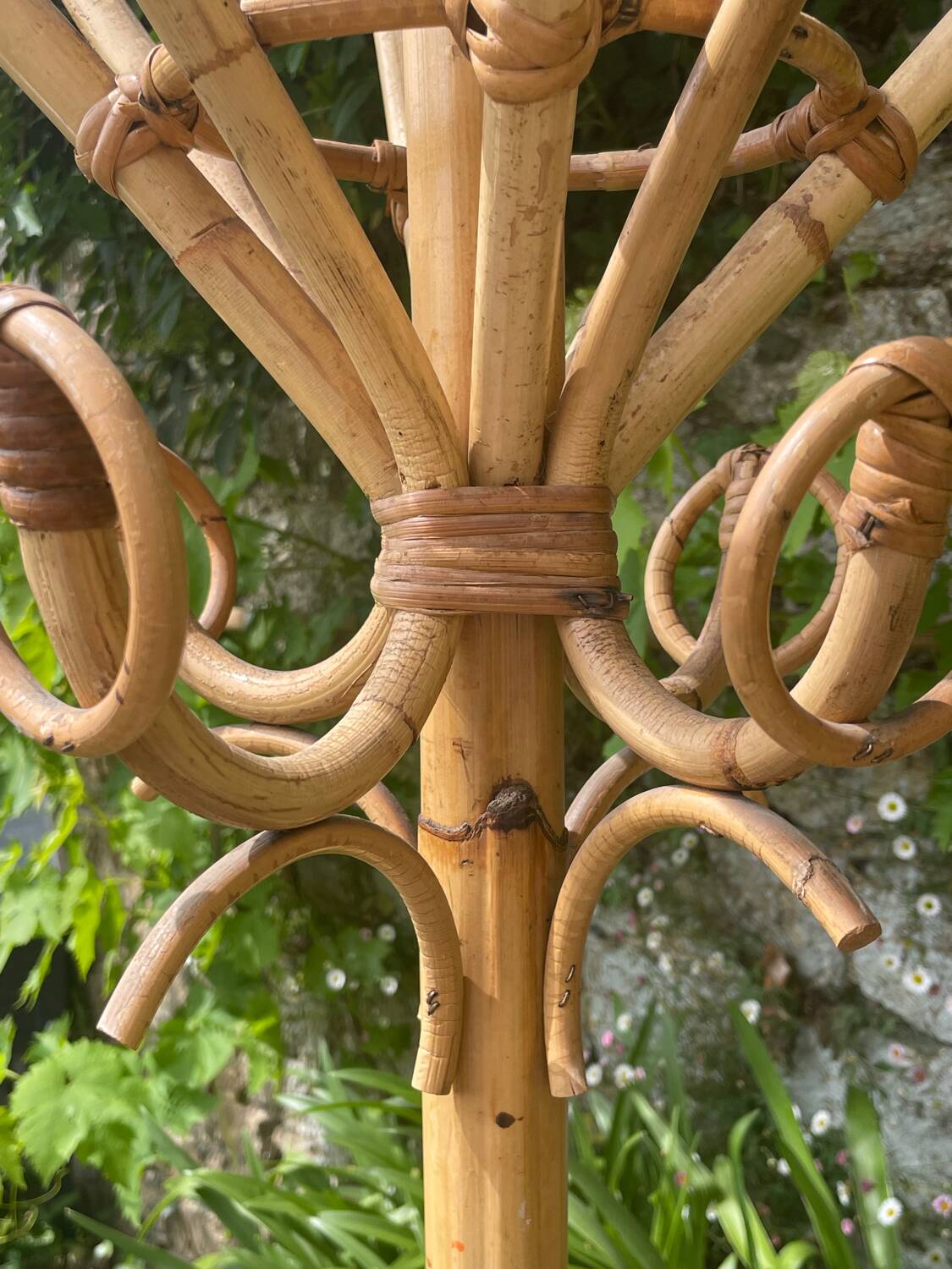 Rattan parrot coat rack 70'