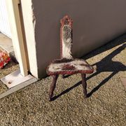 Brutalist tripod chair in wood and vintage leather