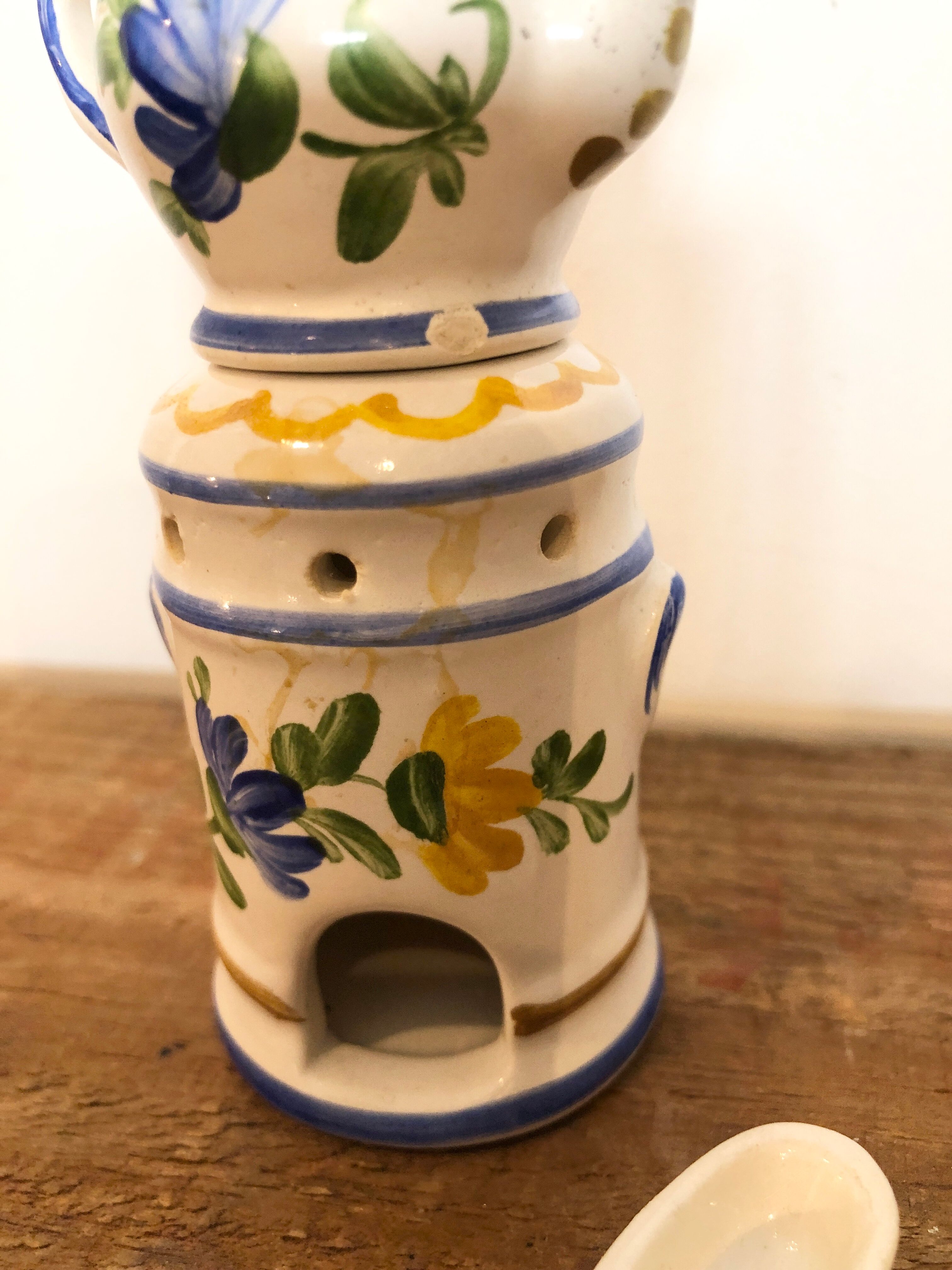 Mini tea and stove moustiers