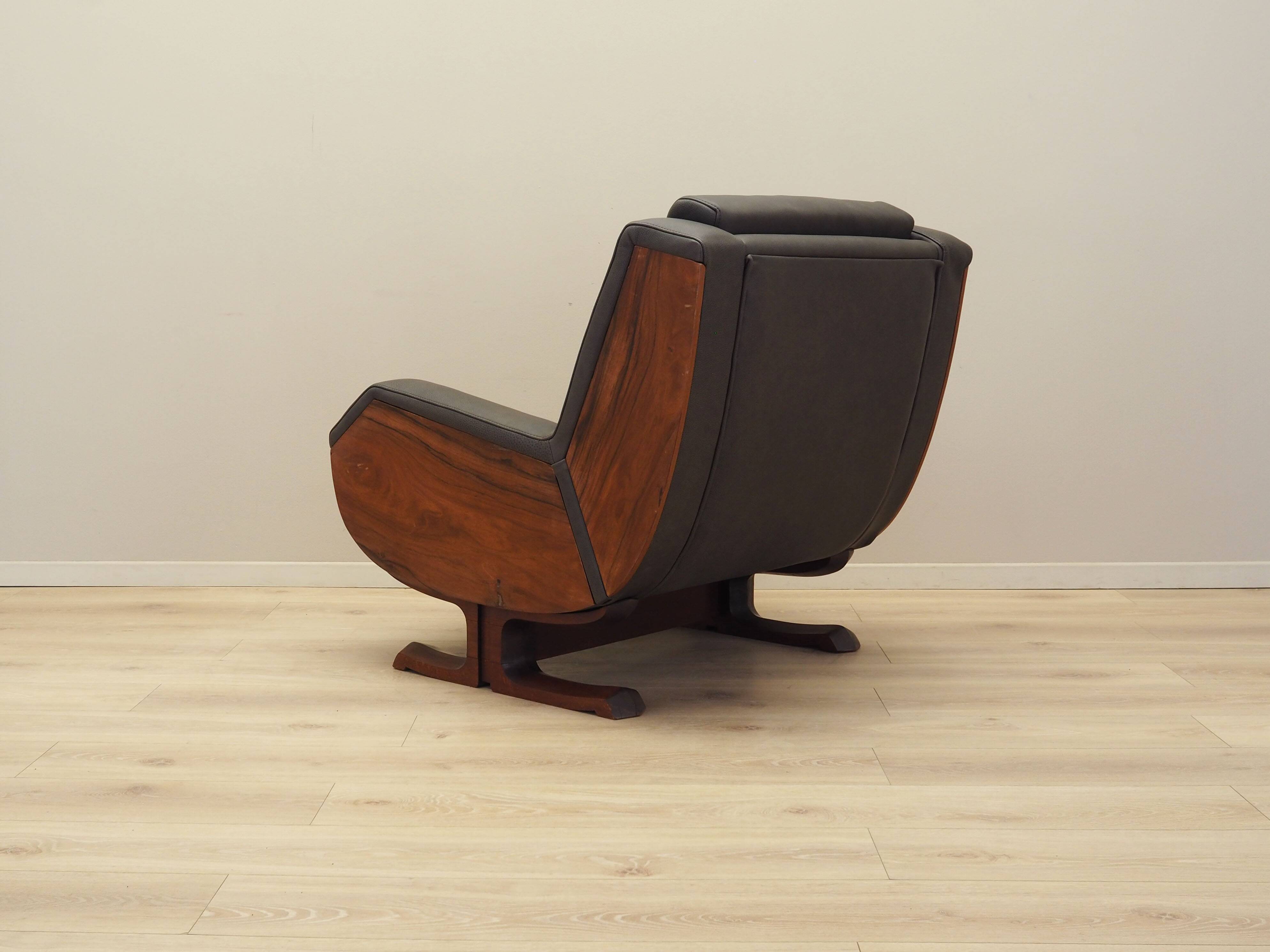 Leather armchair, Italian design, 1970s, production: Italy