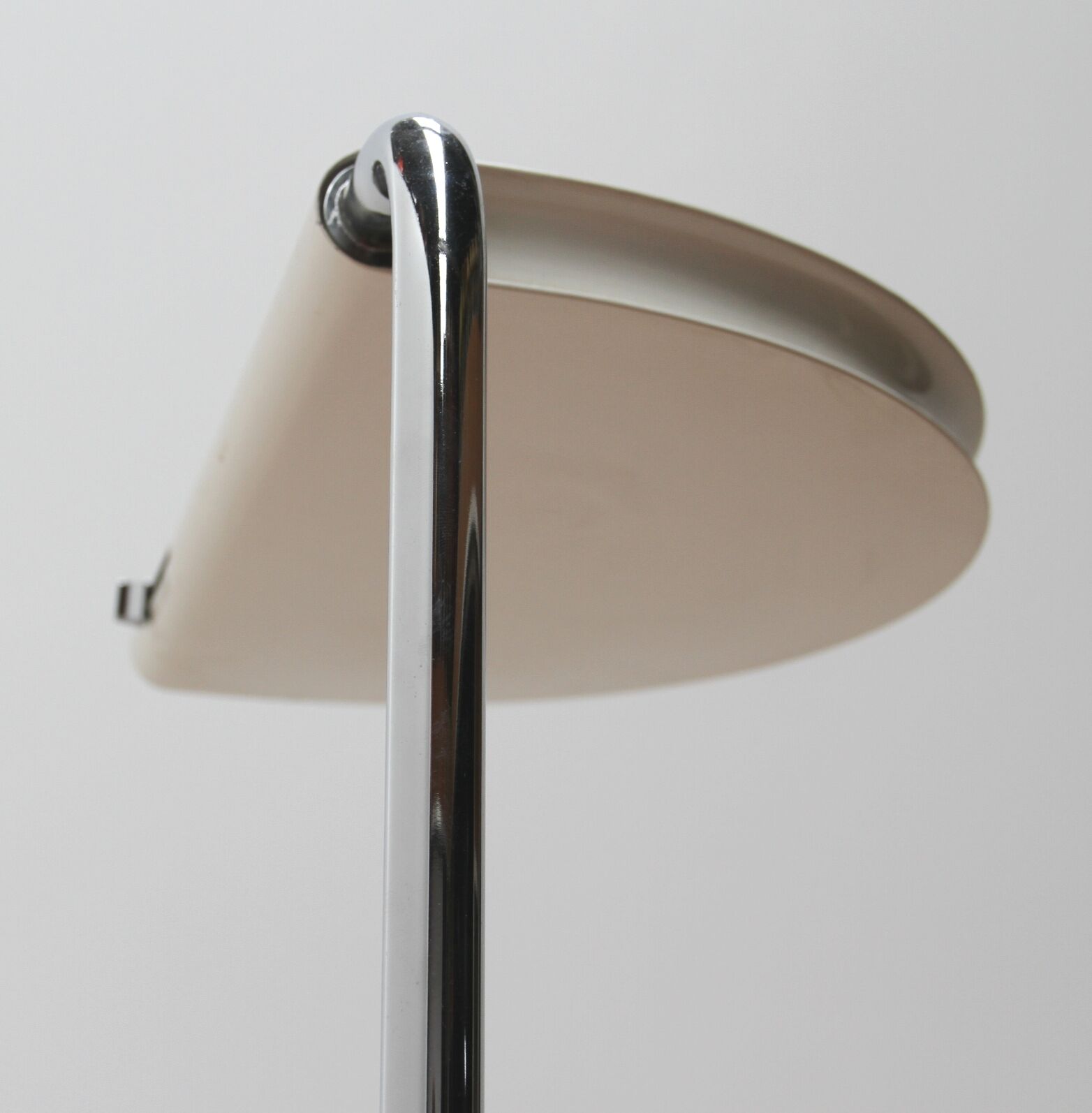 Mezzaluna, bruno gecchelin floor lamp