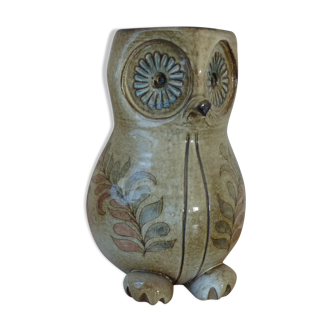 Owl zoomorph vase in sandstone