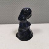 Figure de dame en faïence à glaçure bleue brillante
