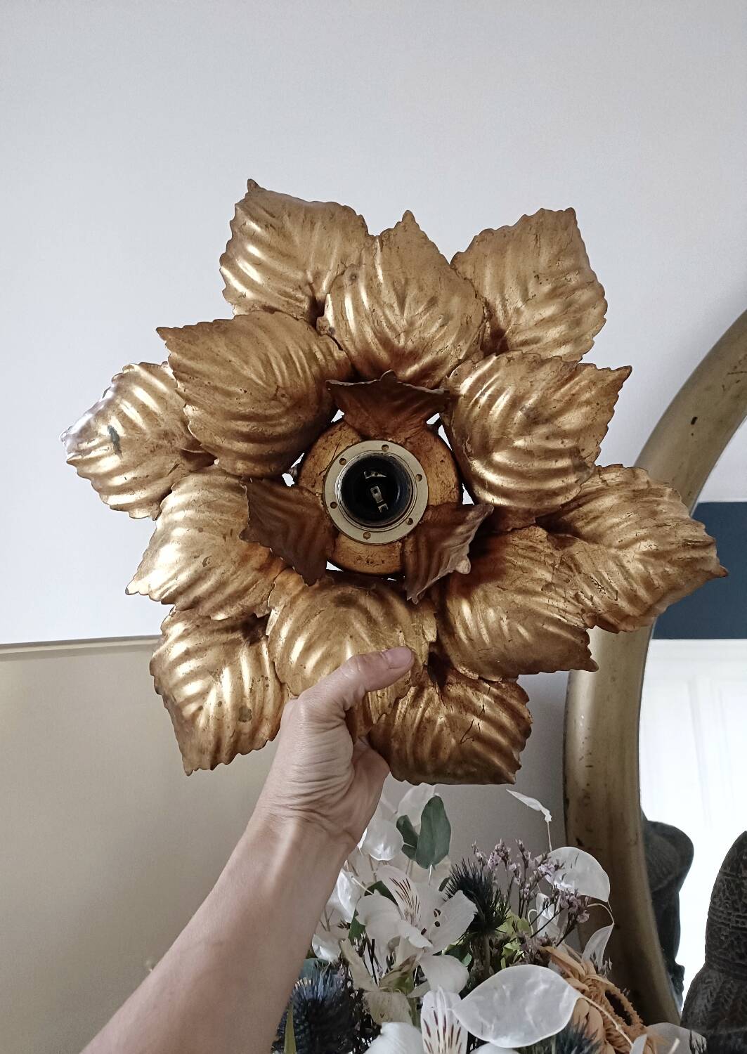 Gold Masca flower wall light