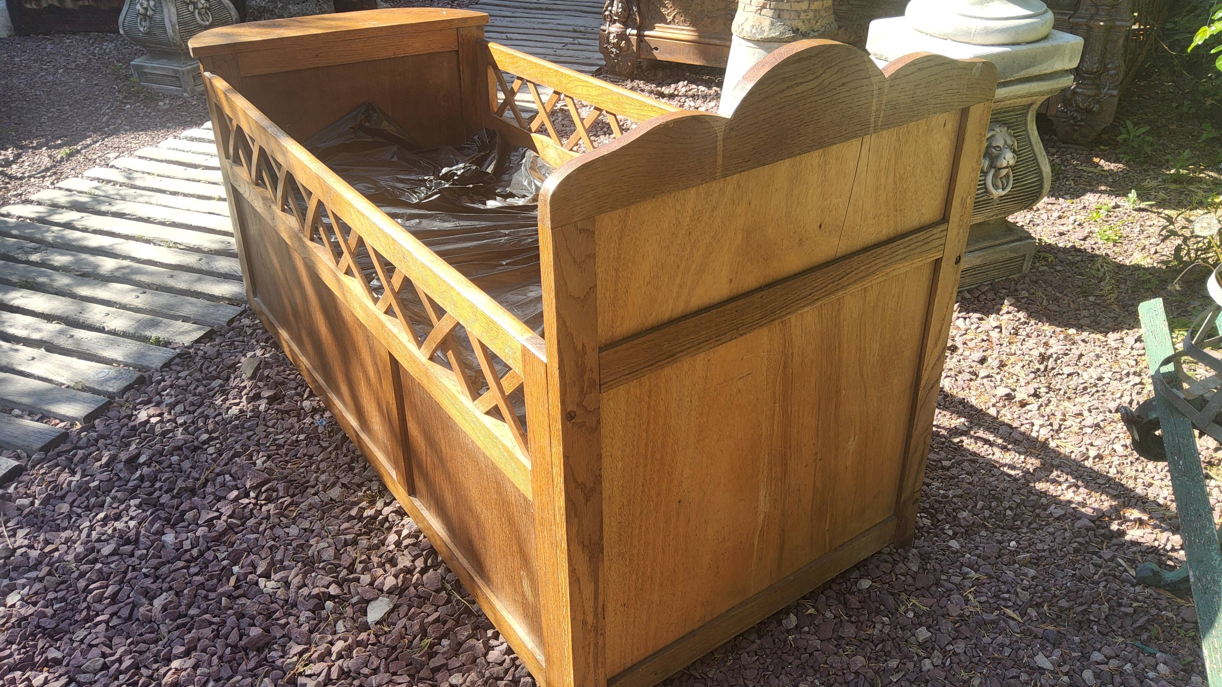 Small children's bed enclosure.