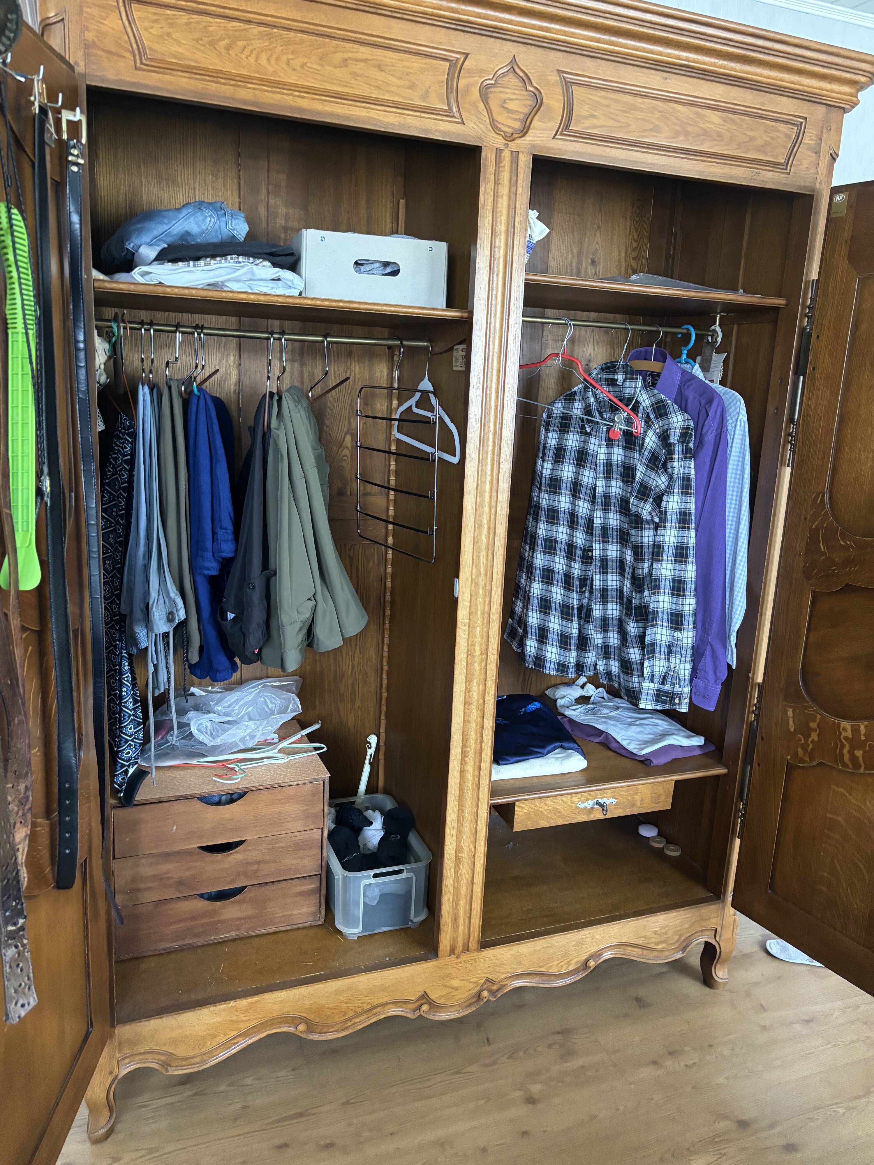Armoire