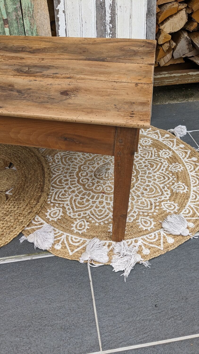 Coffee farmhouse table