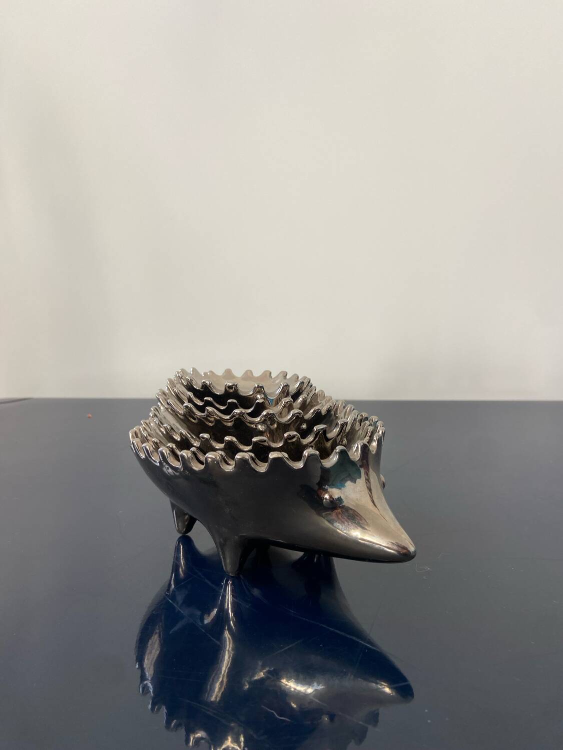 Set of 6 vintage nesting ashtrays