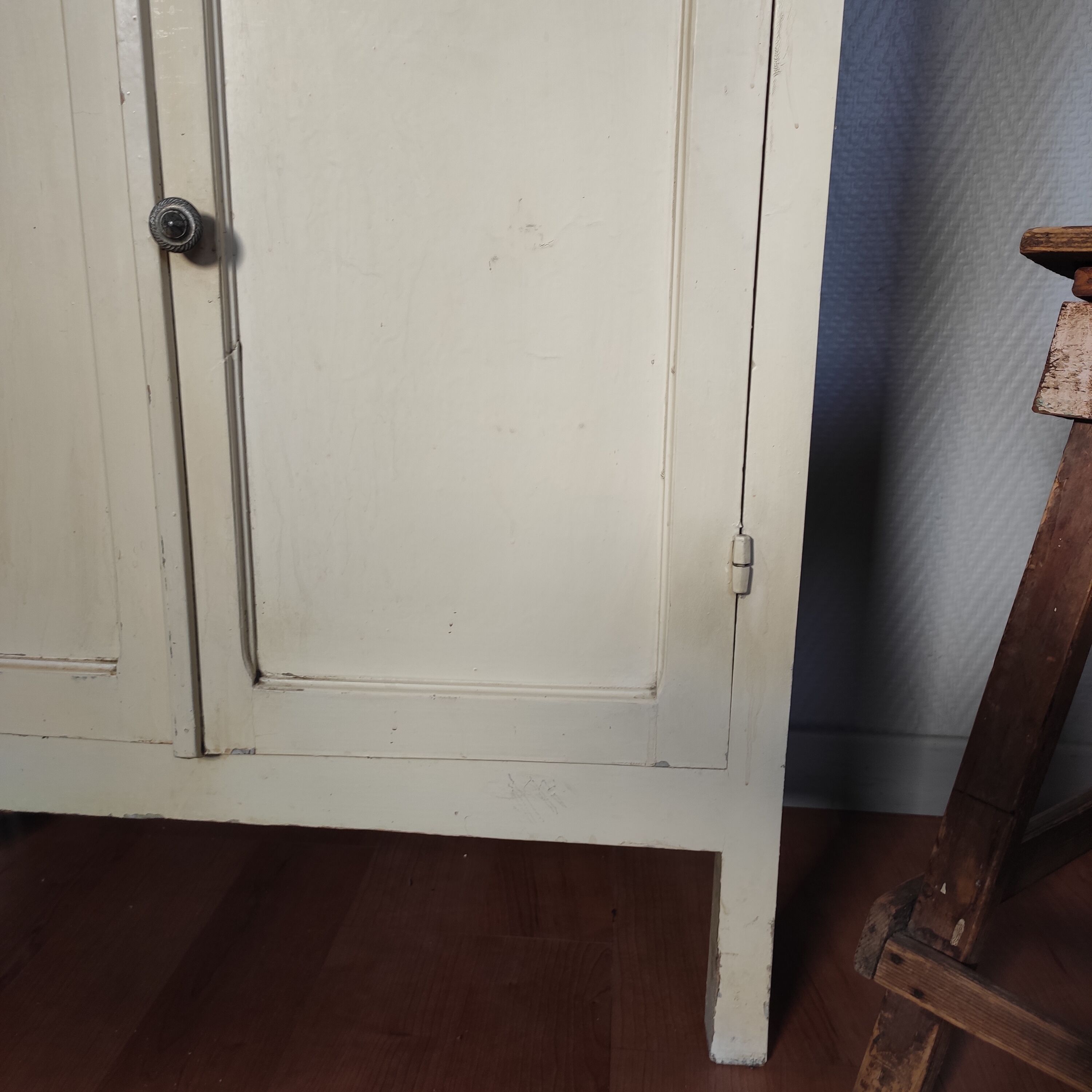 Parisian glazed wardrobe