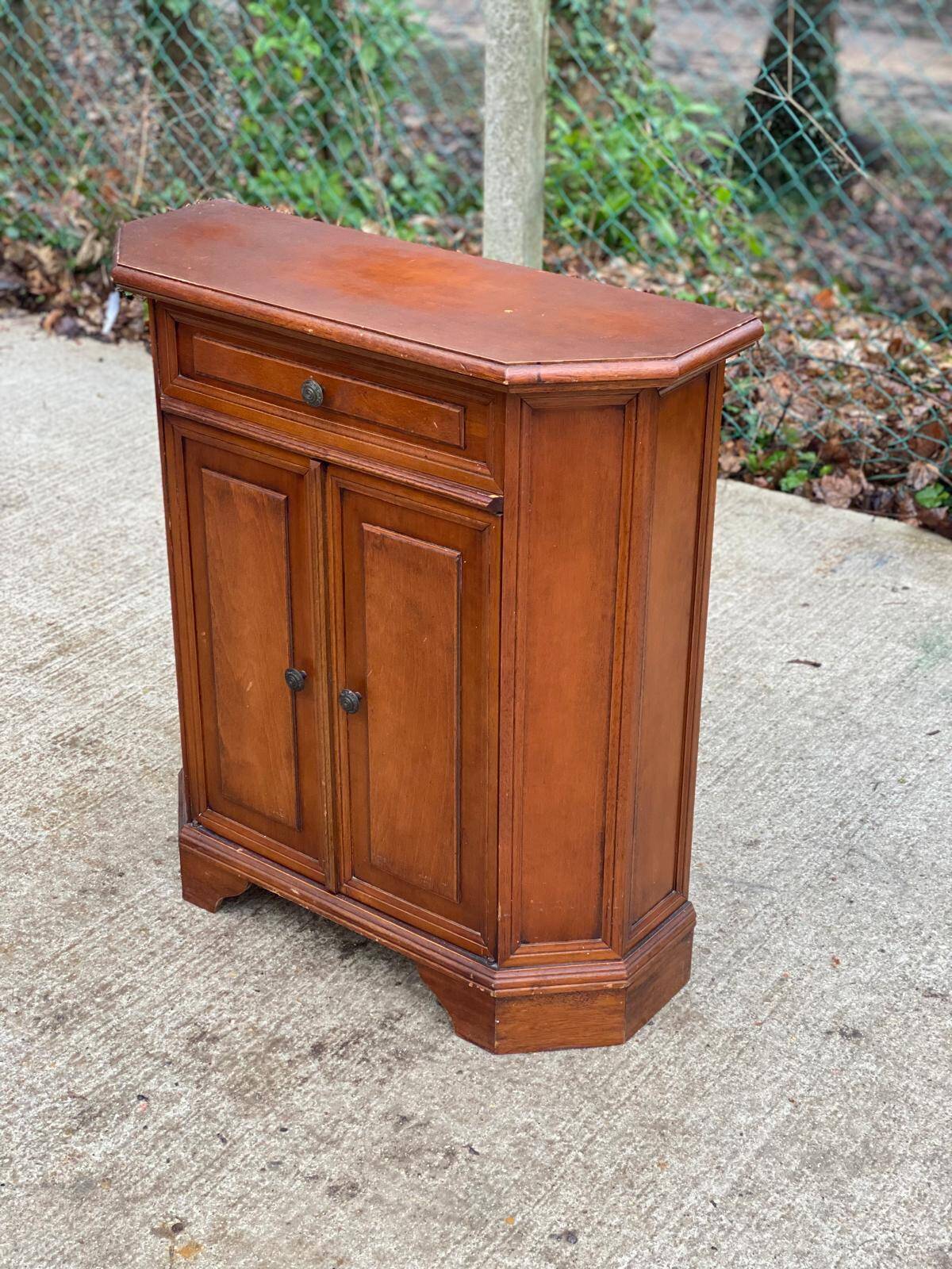 Colonial style solid wood chest of drawers