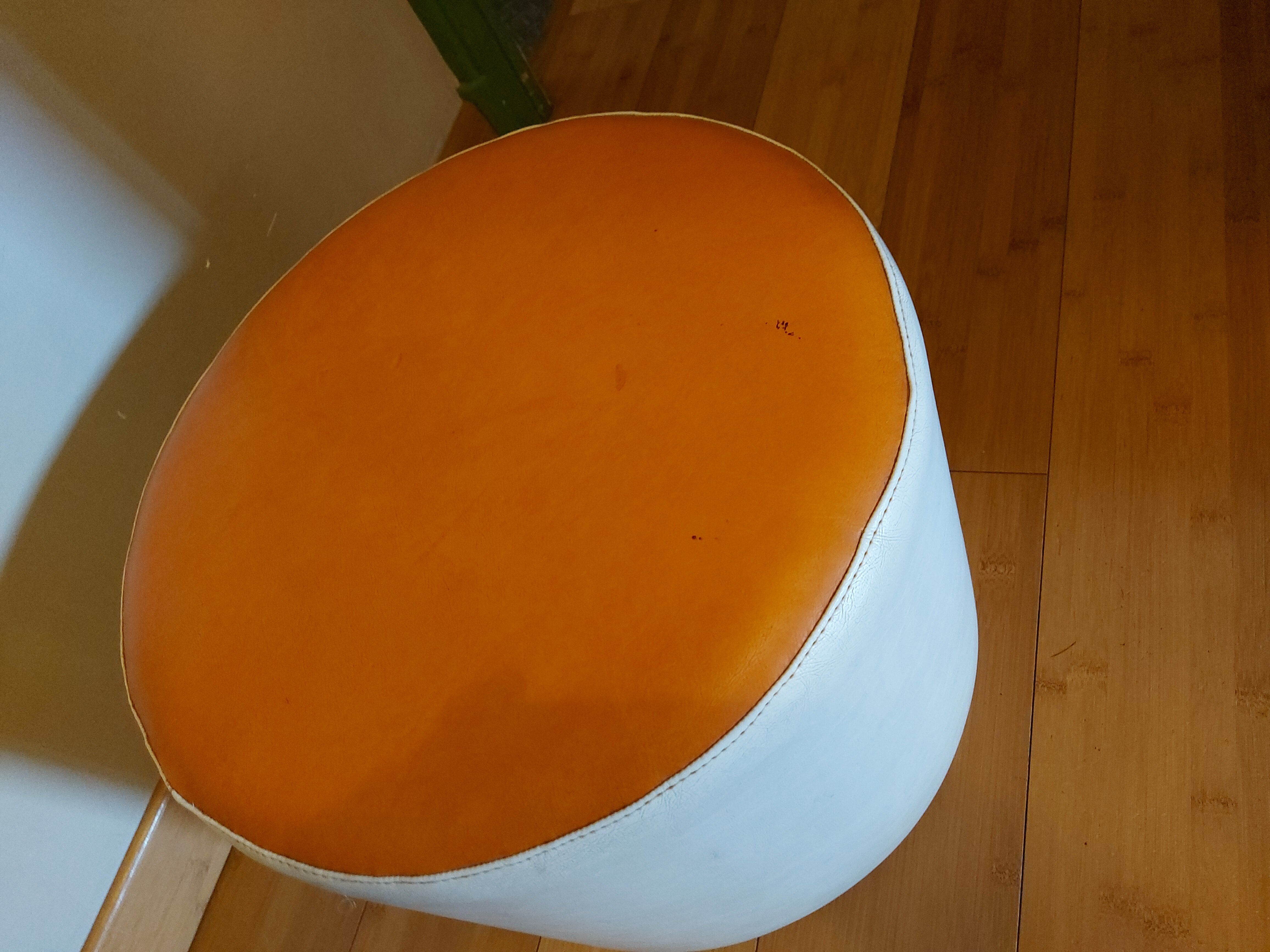 2 vintage skai beanbags, 70's