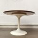 Table ronde pied tulipe