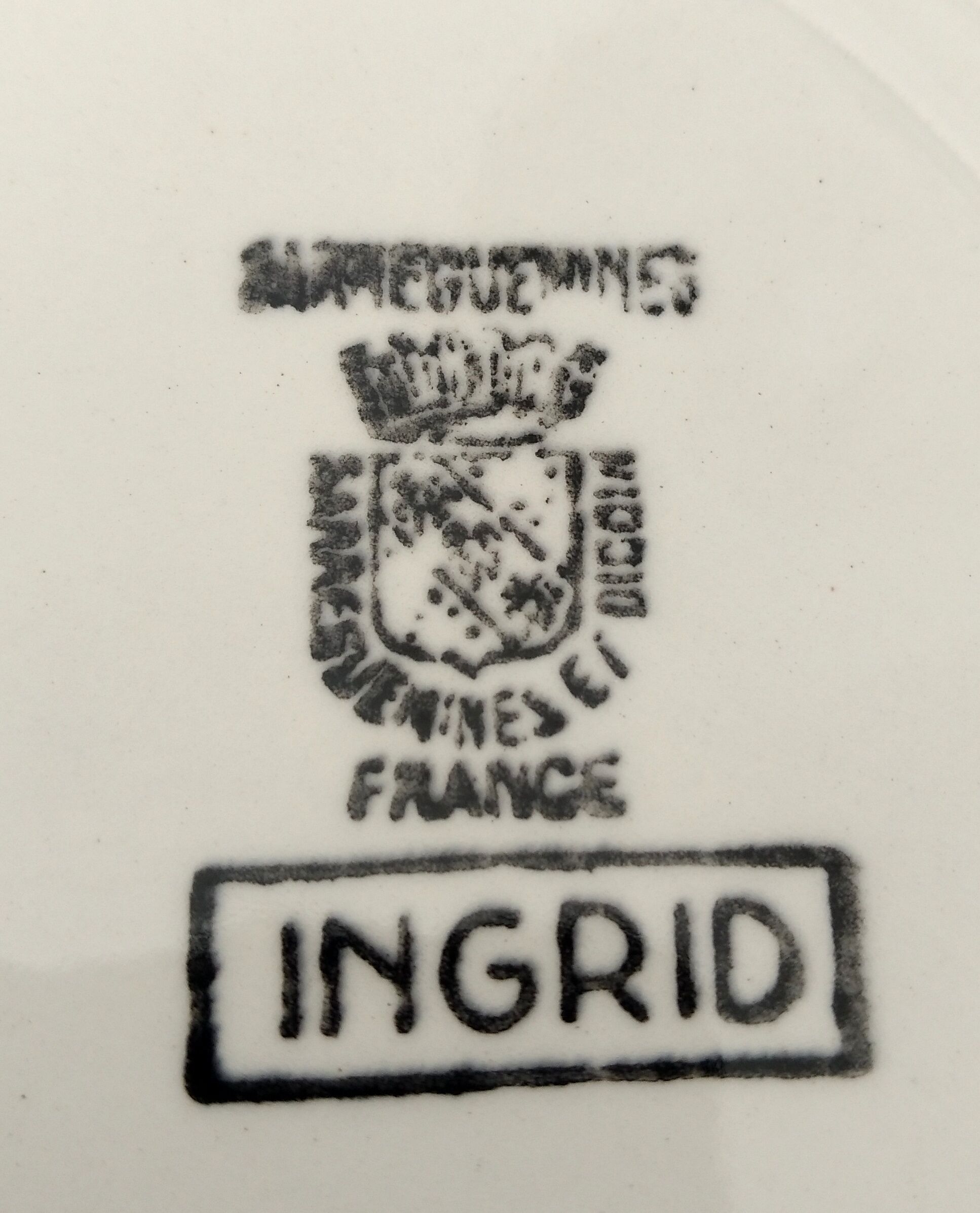 8 soup plates Sarreguemines Digoin yellow service