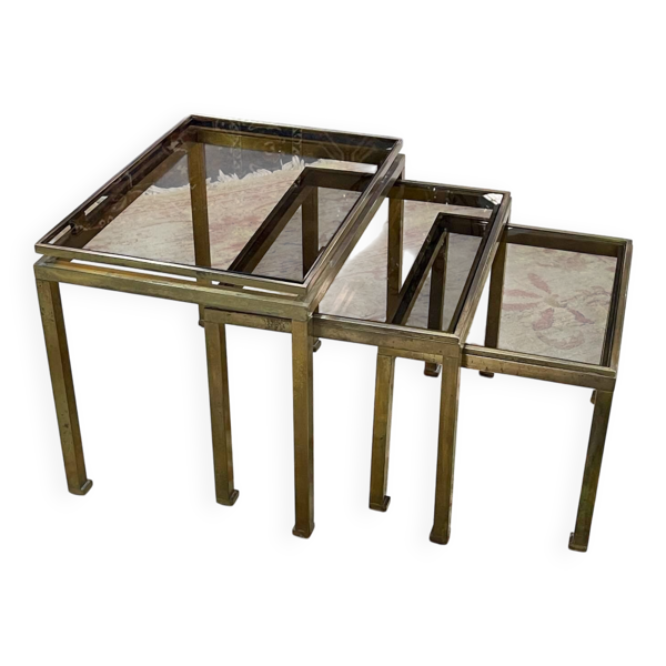Suite de 3 tables gigognes en laiton par Guy Lefevre pour la Maison Jansen