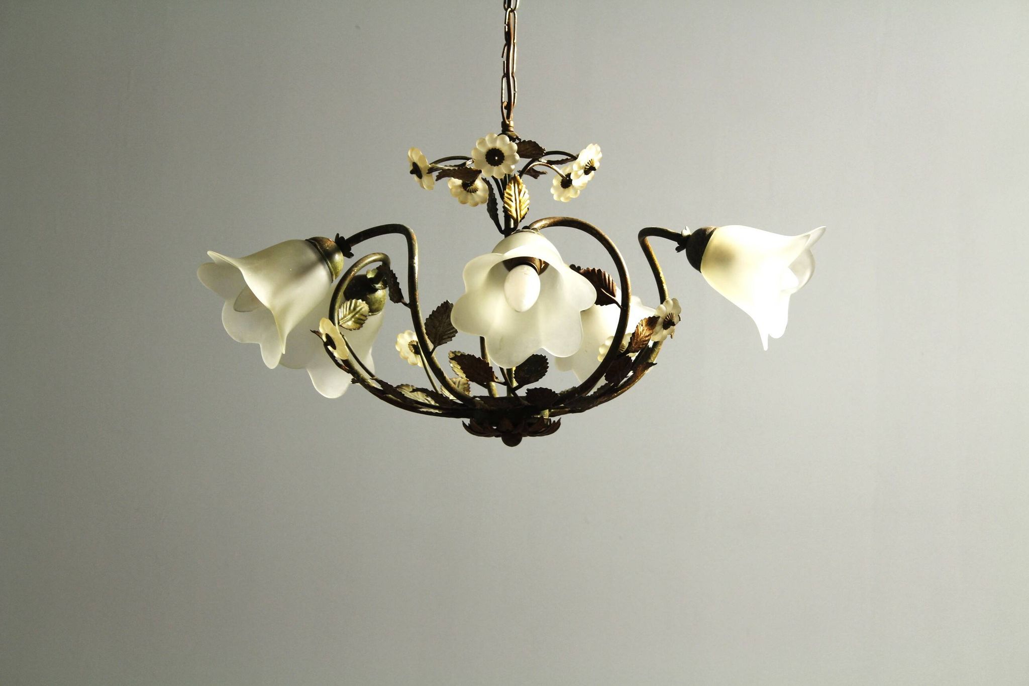 Suspension florale vintage de W. Müller-München des années 1980.