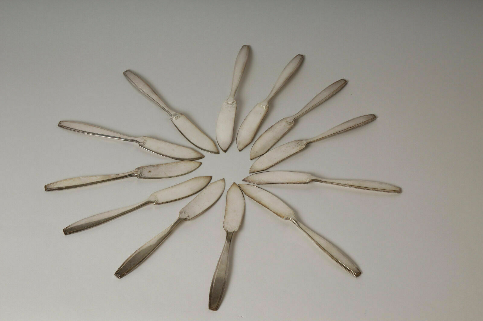 Menagere boulenger art deco metal argente with its 36-pieces screen