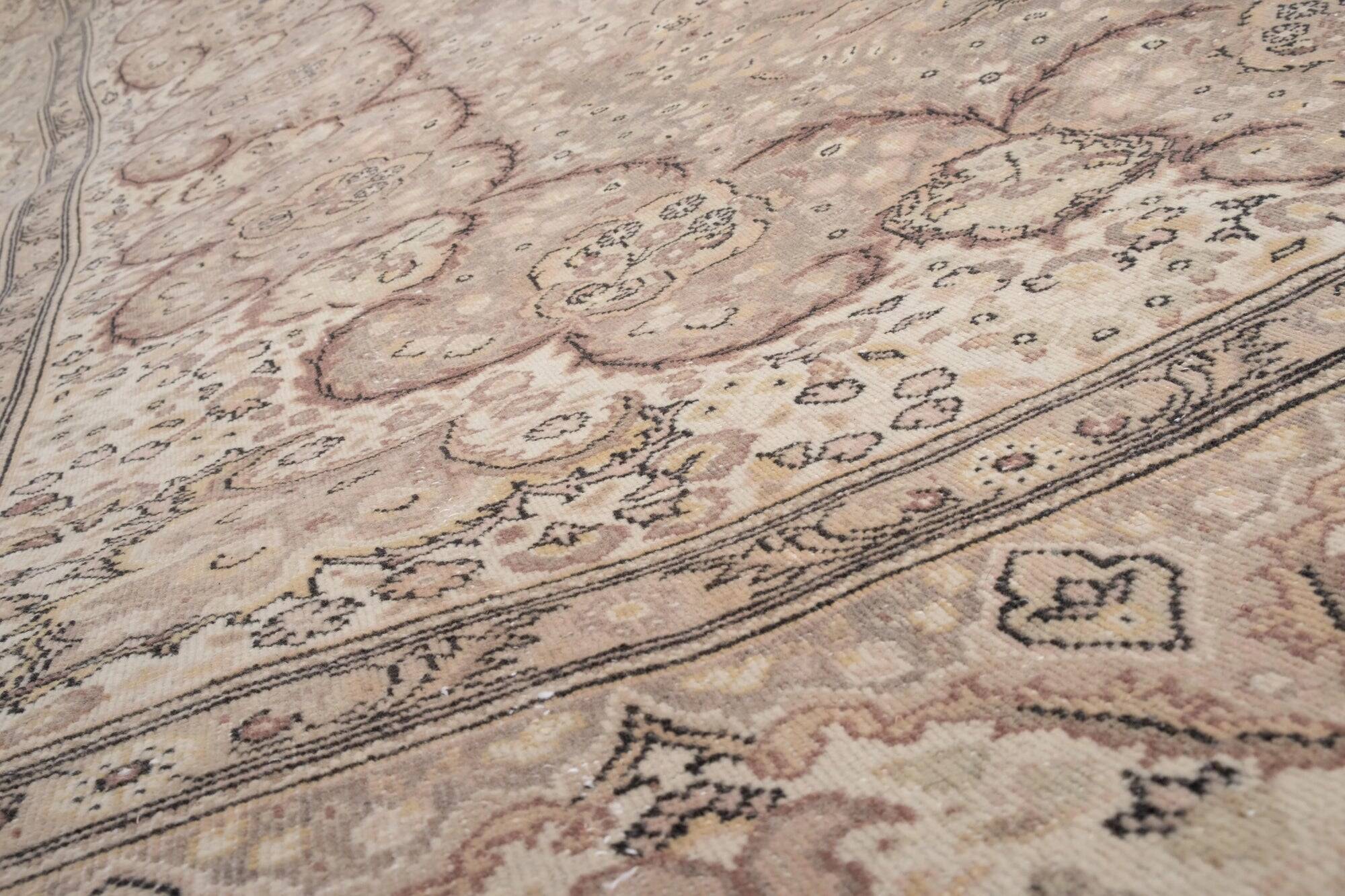 Vintage Turkish handmade rug 212x294 cm