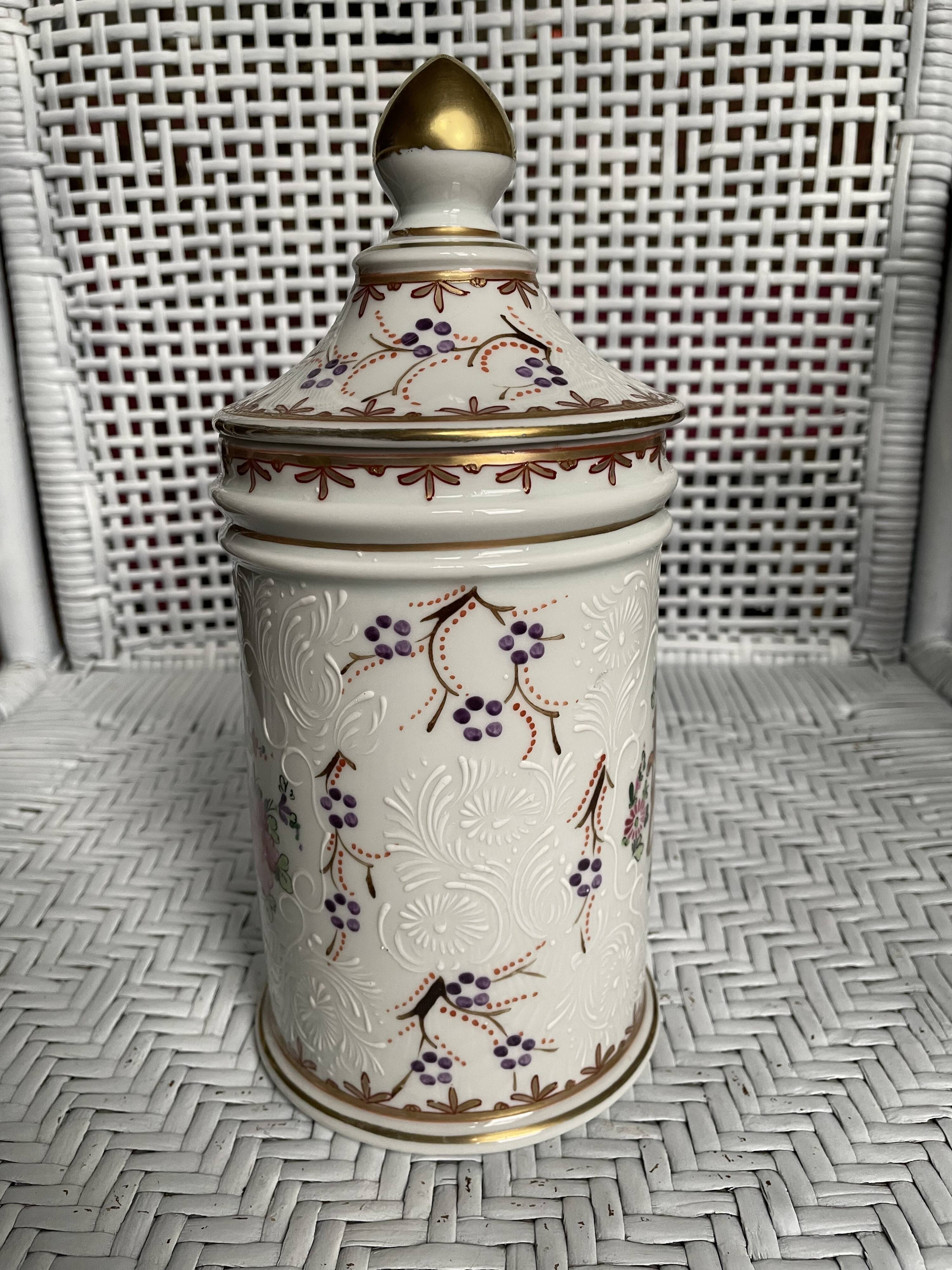 Twentieth century Paris porcelain pharmacy pot