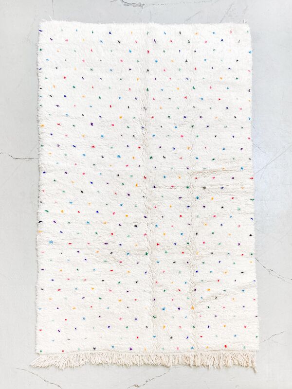 Tapis berbère beni ouarain écru à pois multicolores 255x146m