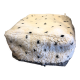 Wool pouf