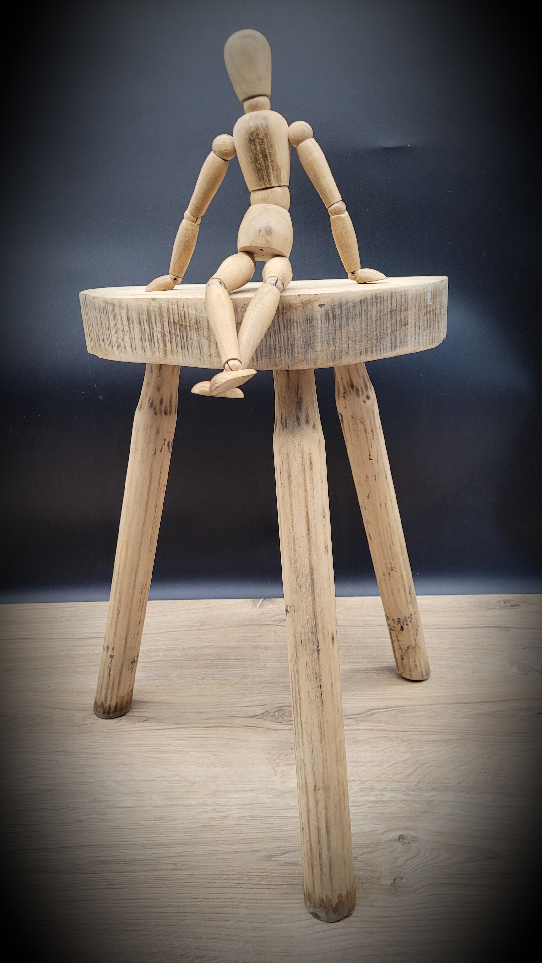 Stool cow tripod light solid wood