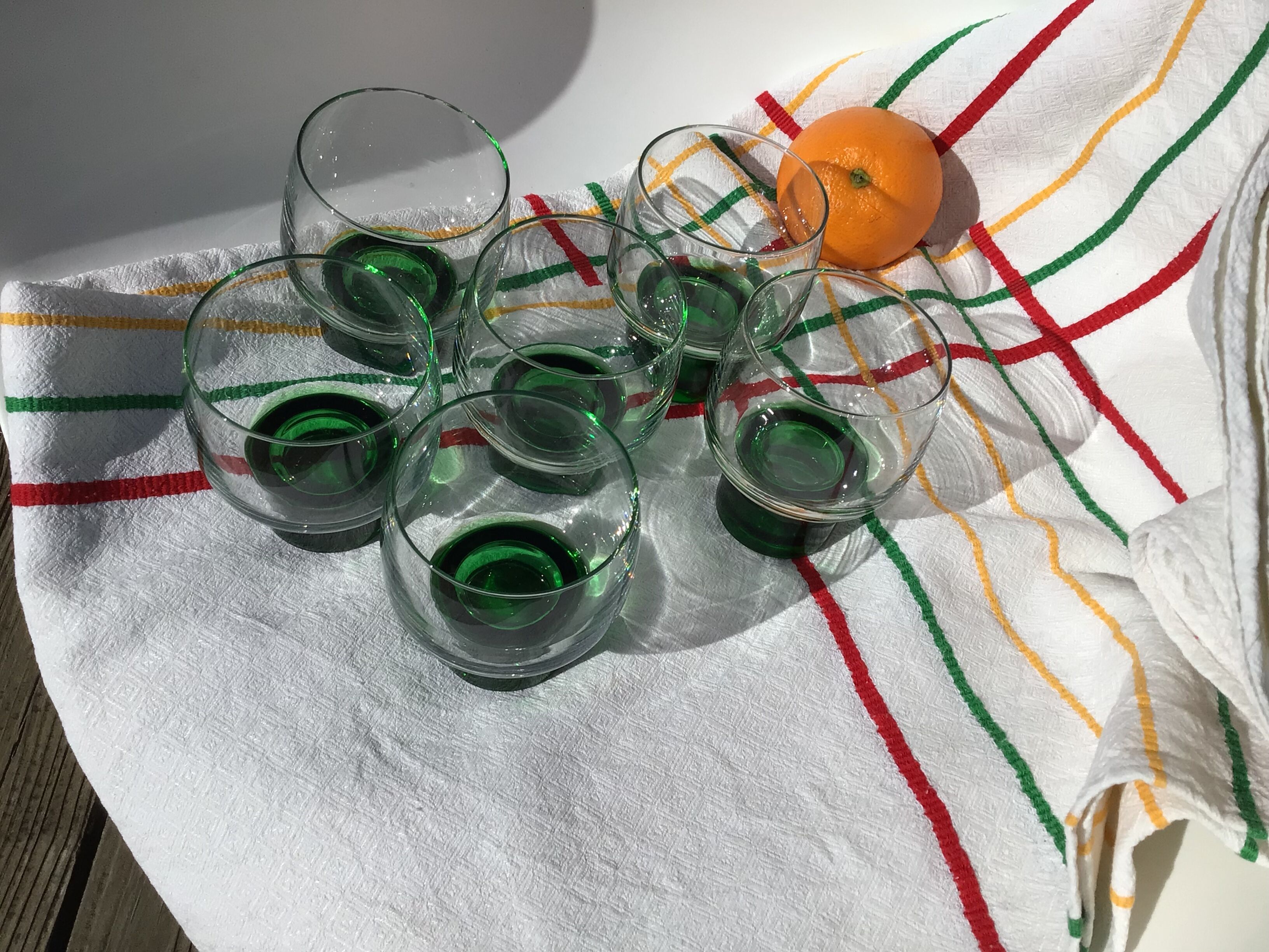 7 water glasses or wine hollow foot green glass diameter 8cm