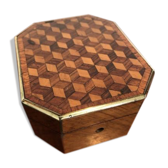 19th-century box in the marquetry of cubes and brass fillets for jewelry