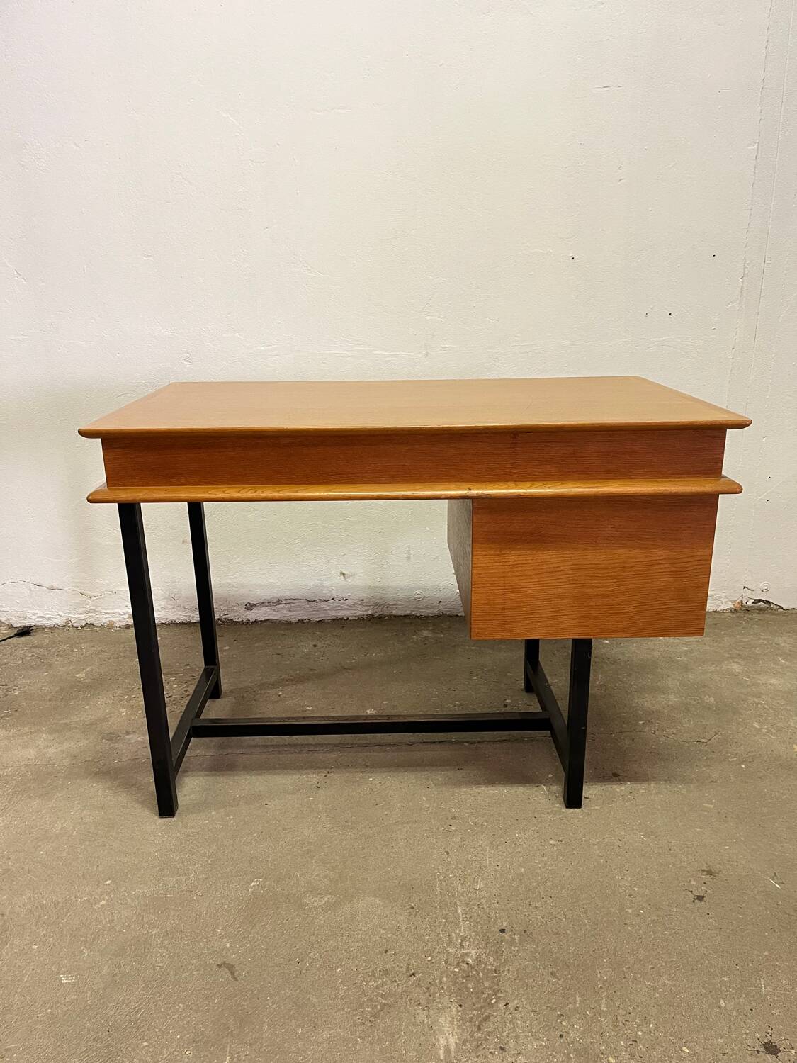 Oak desk from the 1950s