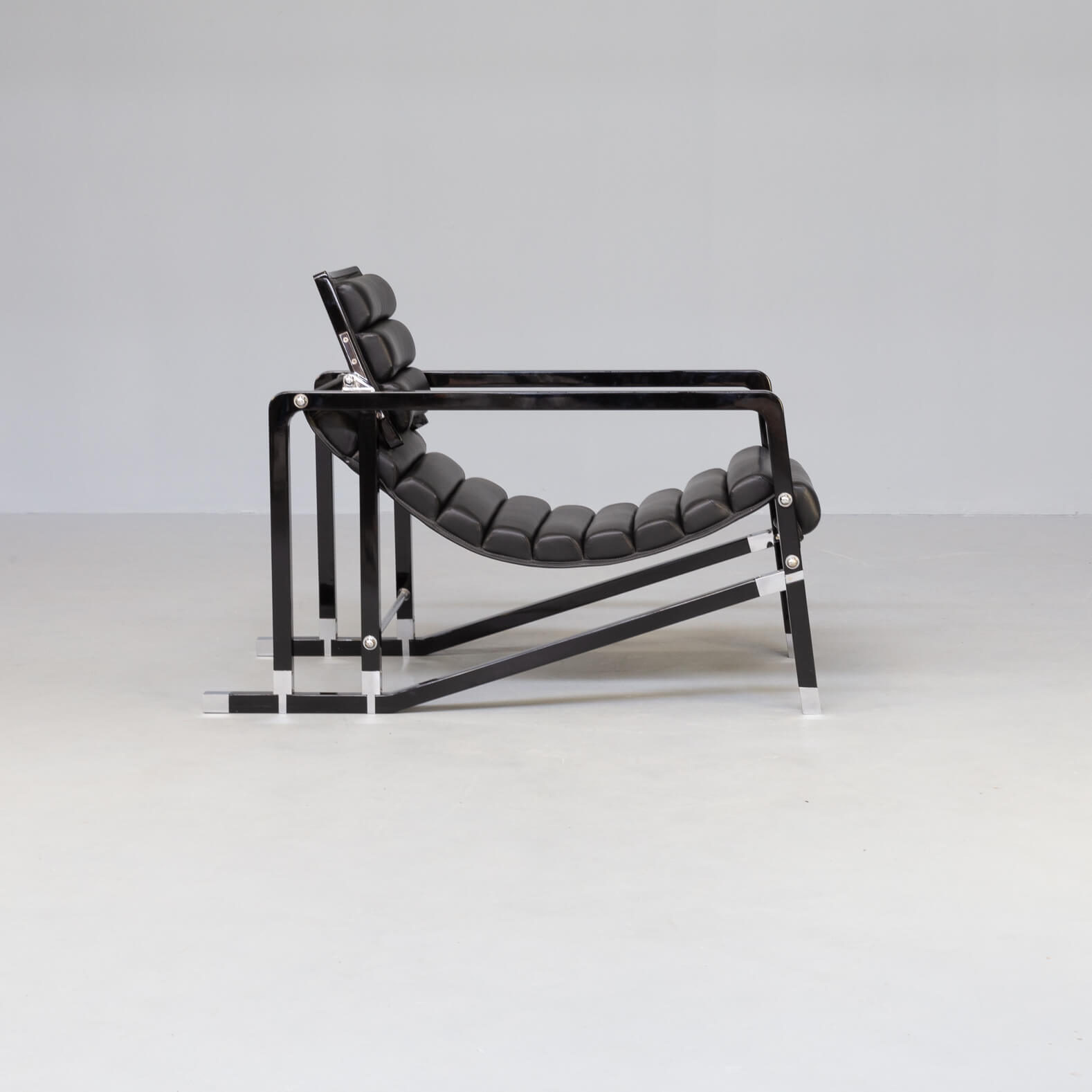 Eileen Gray re-edition lounge fauteuil ‘1927 Transat’ by Ecart International