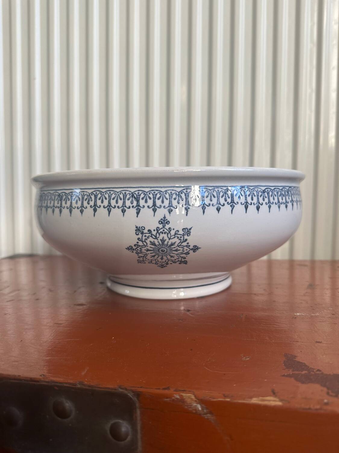Large Saint Amand salad bowl