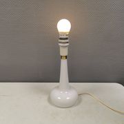 Lampe de table Le Klint, verre opalin blanc laiteux, dessus en laiton, modèle 311