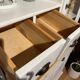 Buffet vitré en pin relooké