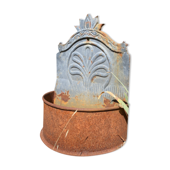 Iron and cast iron planter