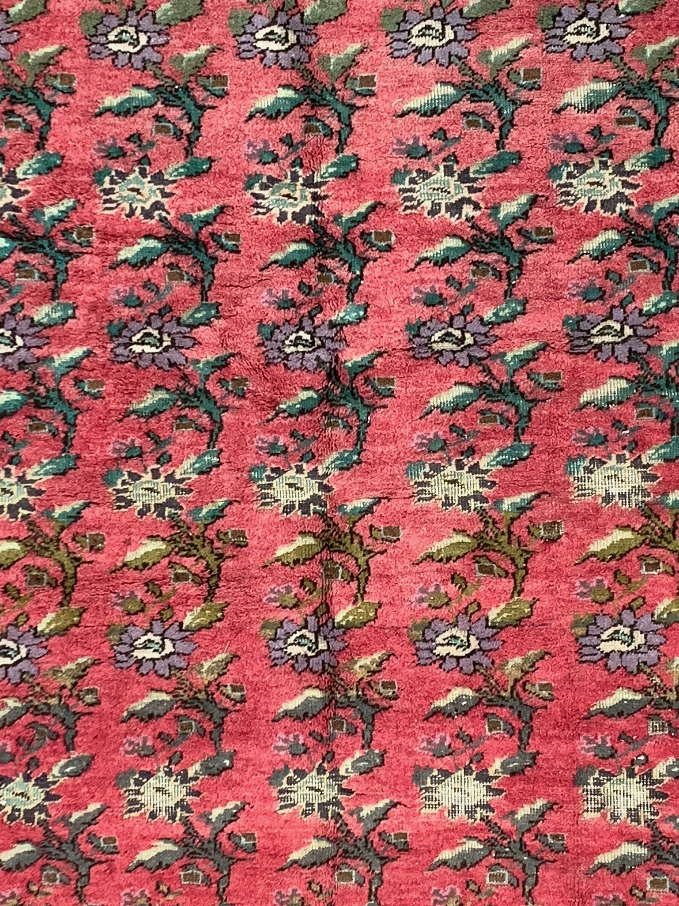 Vintage turkish rug 270x141 cm carpet