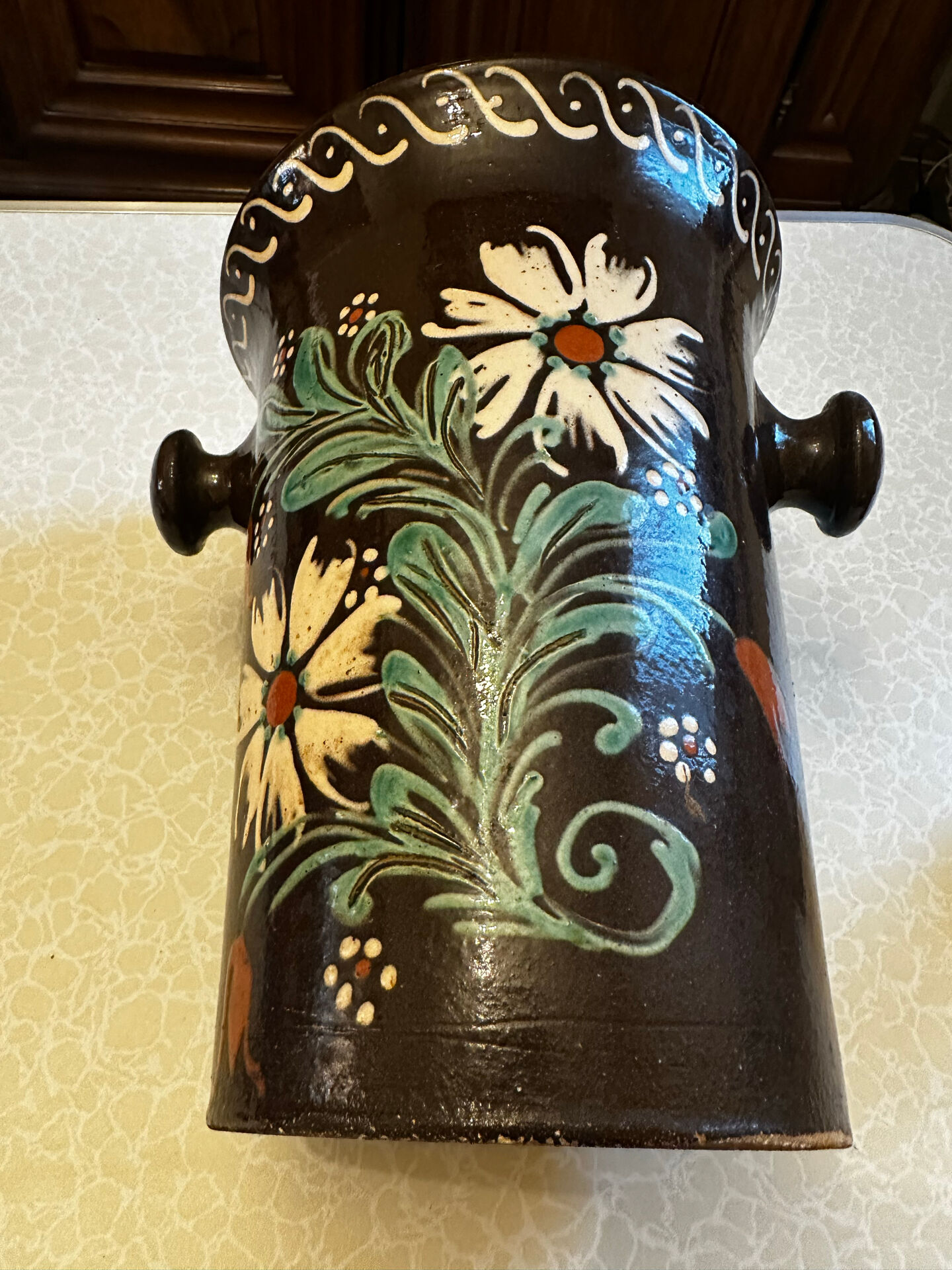 Antique white wine cooler in glazed ceramic – flora decoration