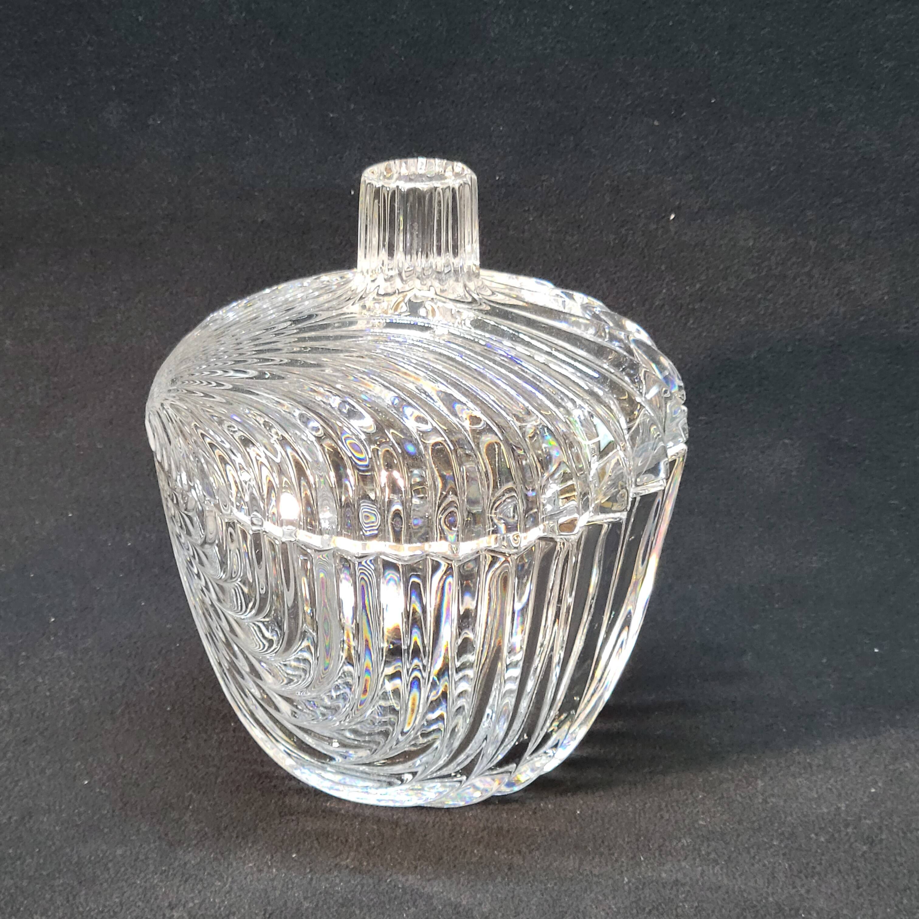Covered box in villeroy and boch crystal shell shape vintage