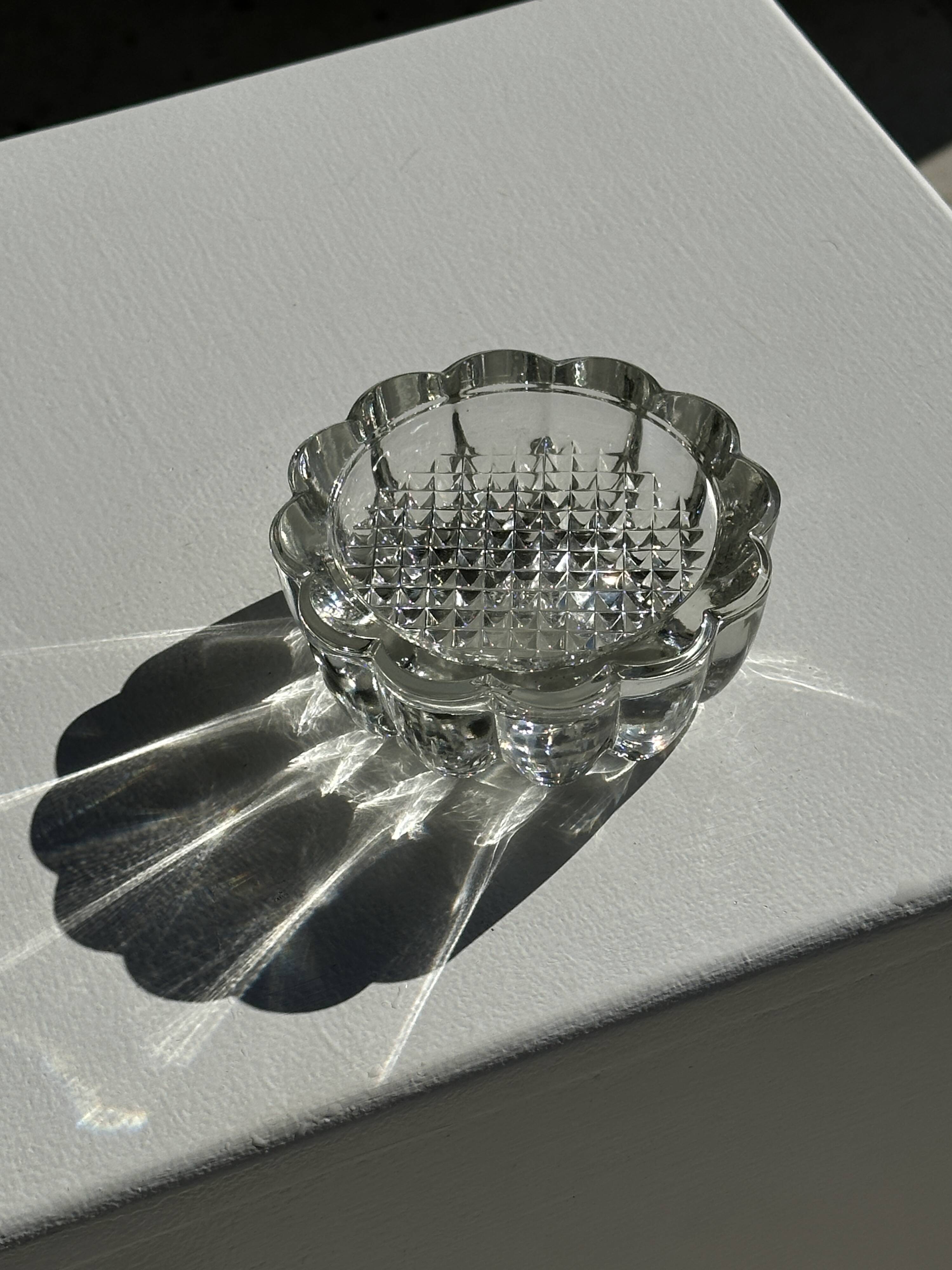 Small glass ashtray in the shape of a flower France Reims Brand MO