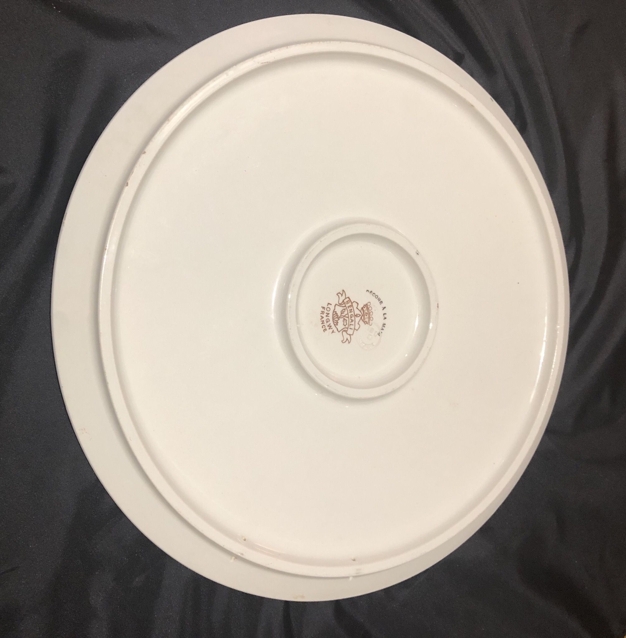 Large dish with decoration of birds