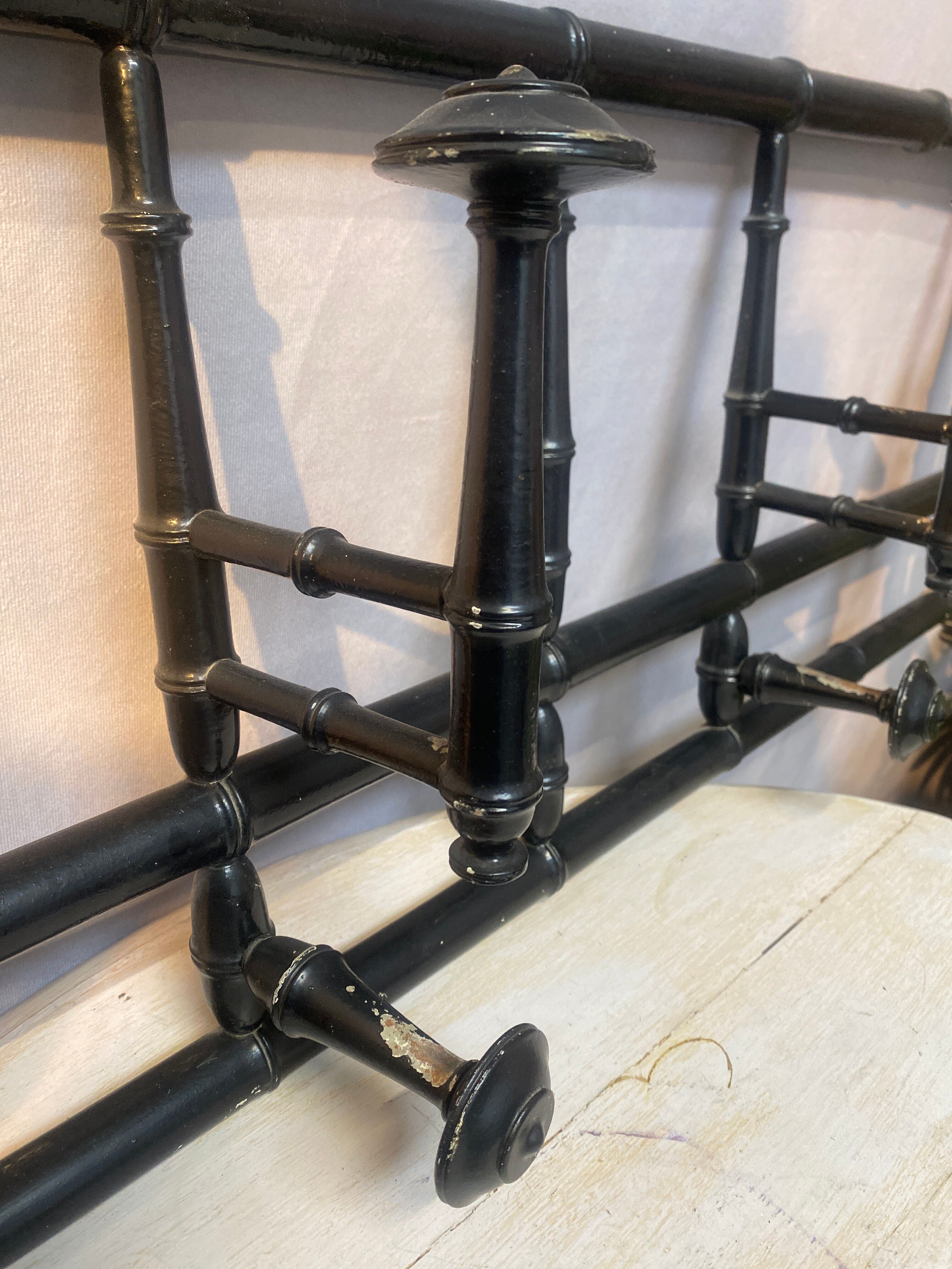 Coat rack in painted wood