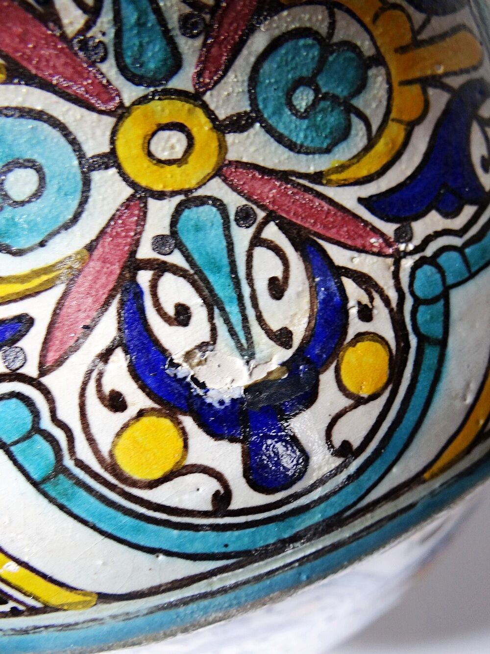Large ancient jobana from Fes in polychrome faience, Morocco 20th century.