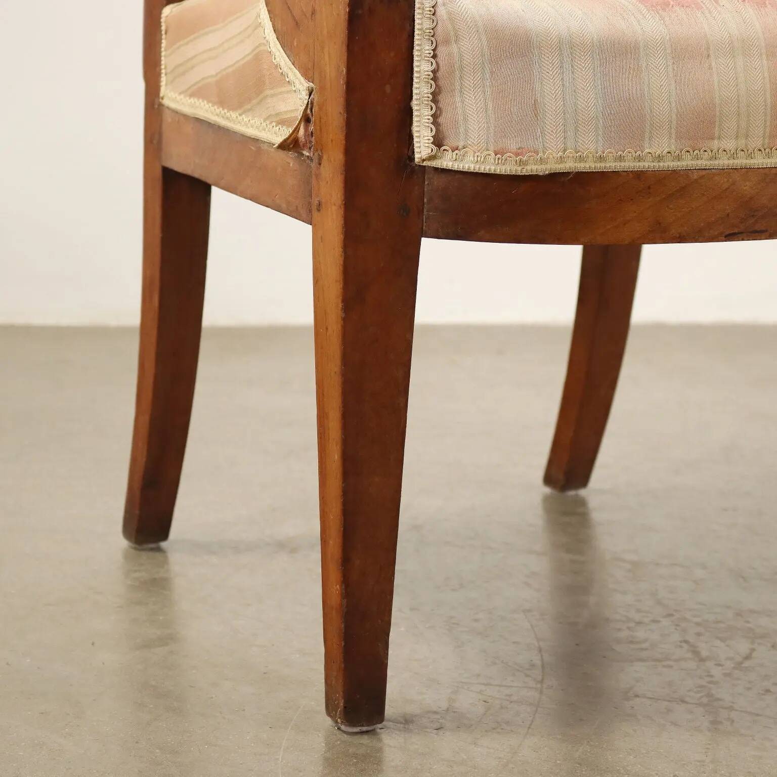 Paire de fauteuils Directoire anciens en merisier et tissu XVIII-XIX siècle