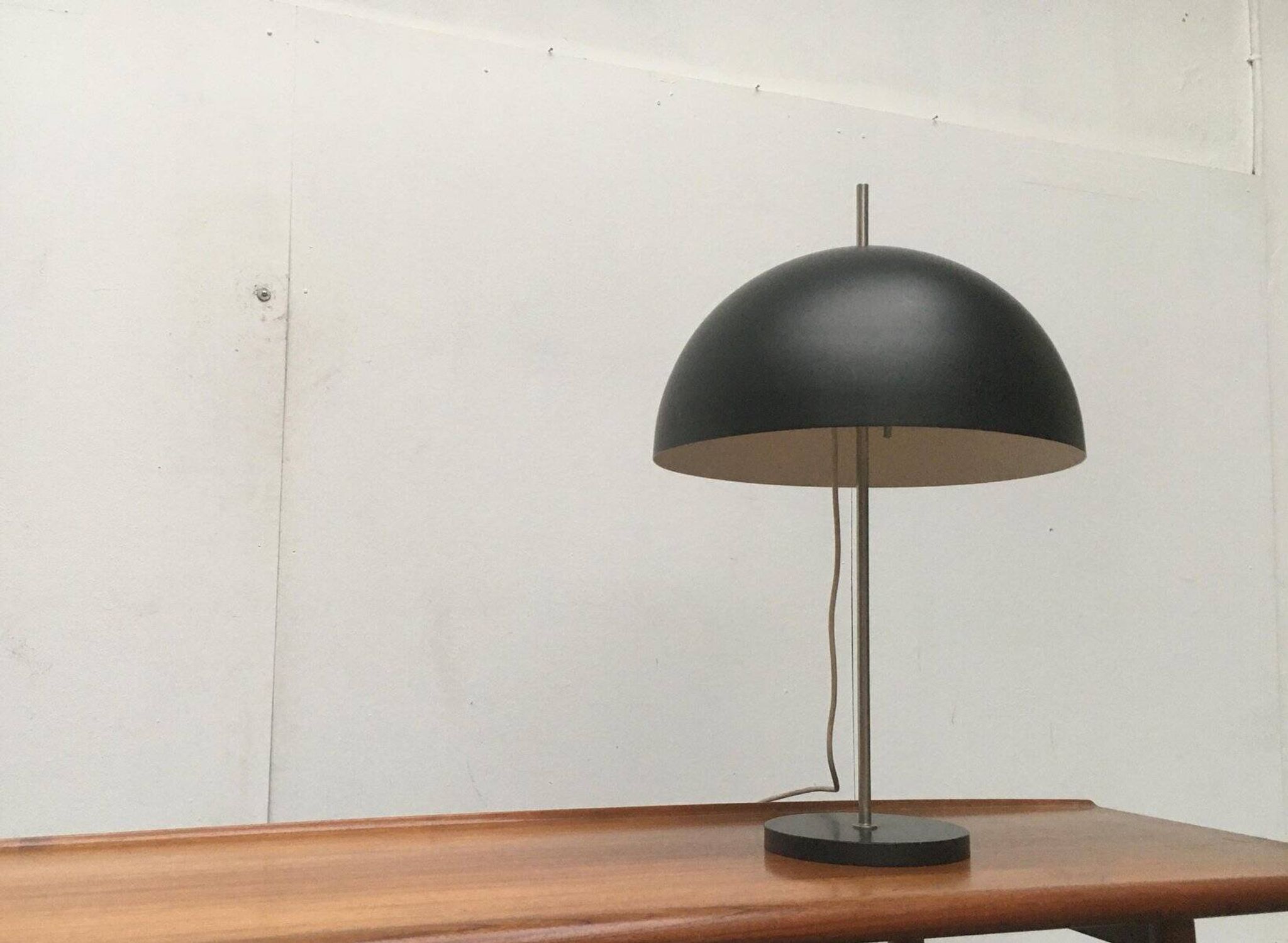 Mid-century minimalist table lamp